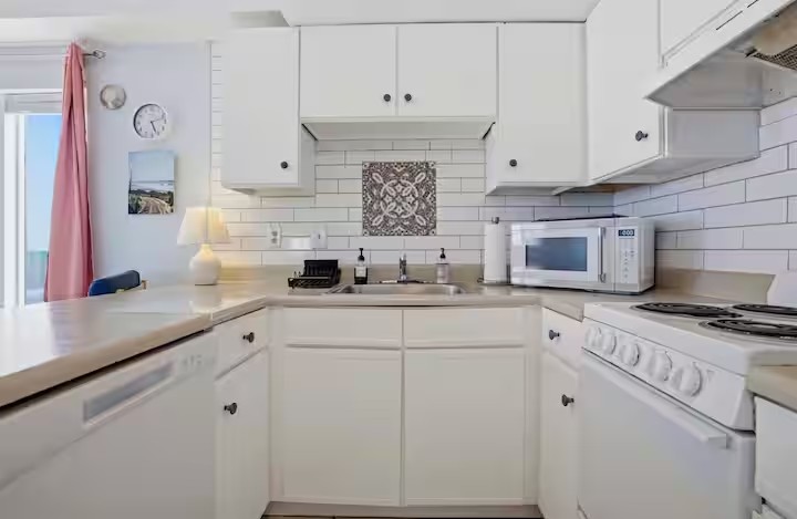 Fully equipped kitchen in the oceanfront studio
